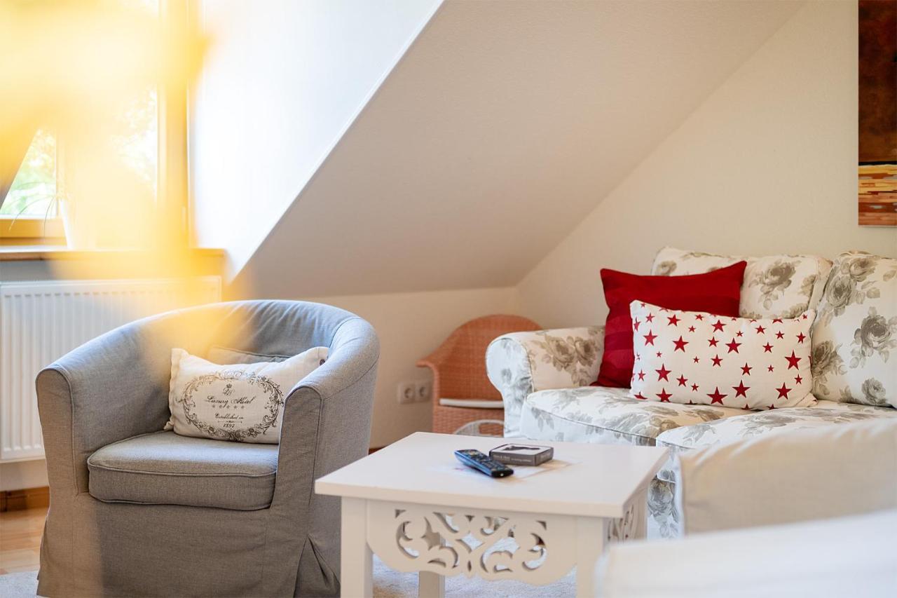 Gulfhof Butendiek - Ferienapartments Neuharlingersiel Luaran gambar